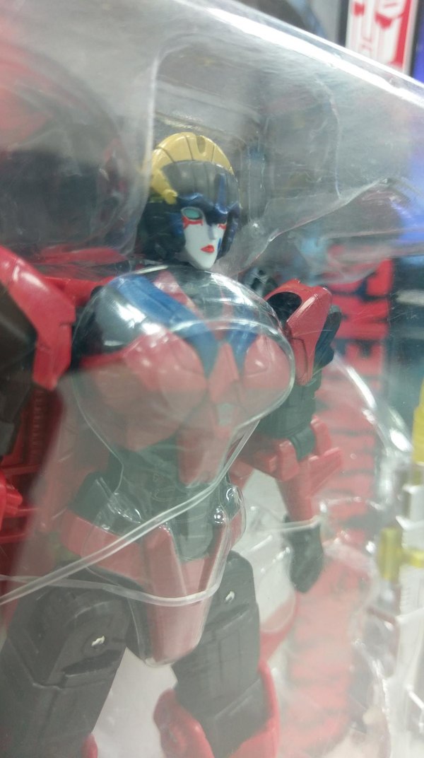 Titans Return Windblade First In Hand Photos Of Wave 5 Deluxe 02 (2 of 7)